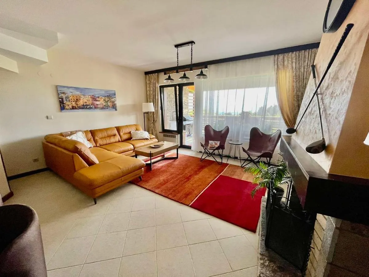 Dom wakacyjny Pirin Golf Lake House Bansko